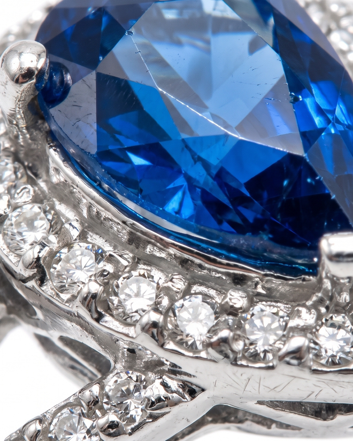 Azzura Royale Ring