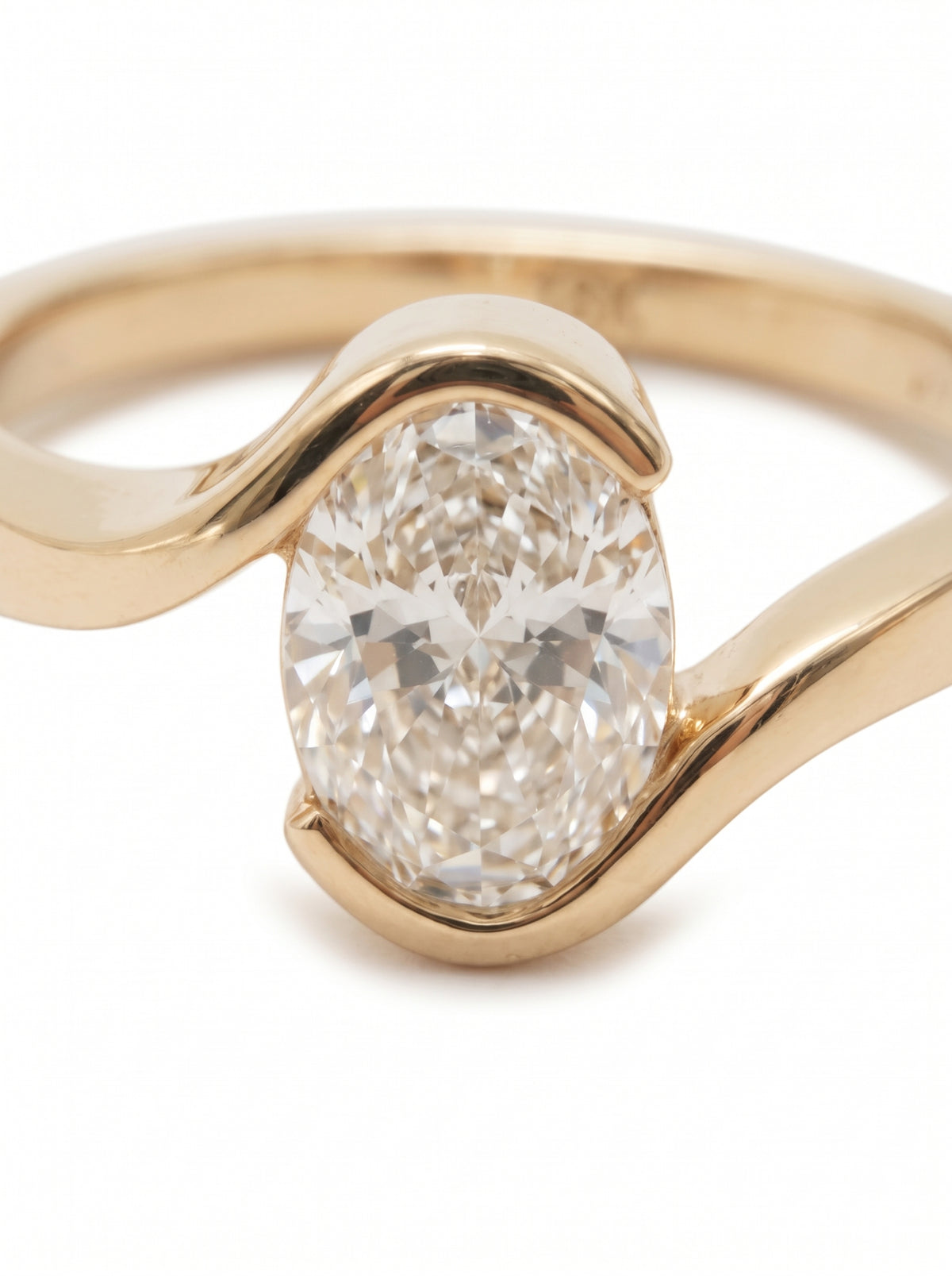 Oval Diamond Bezel Bypass Engagement Ring — detail