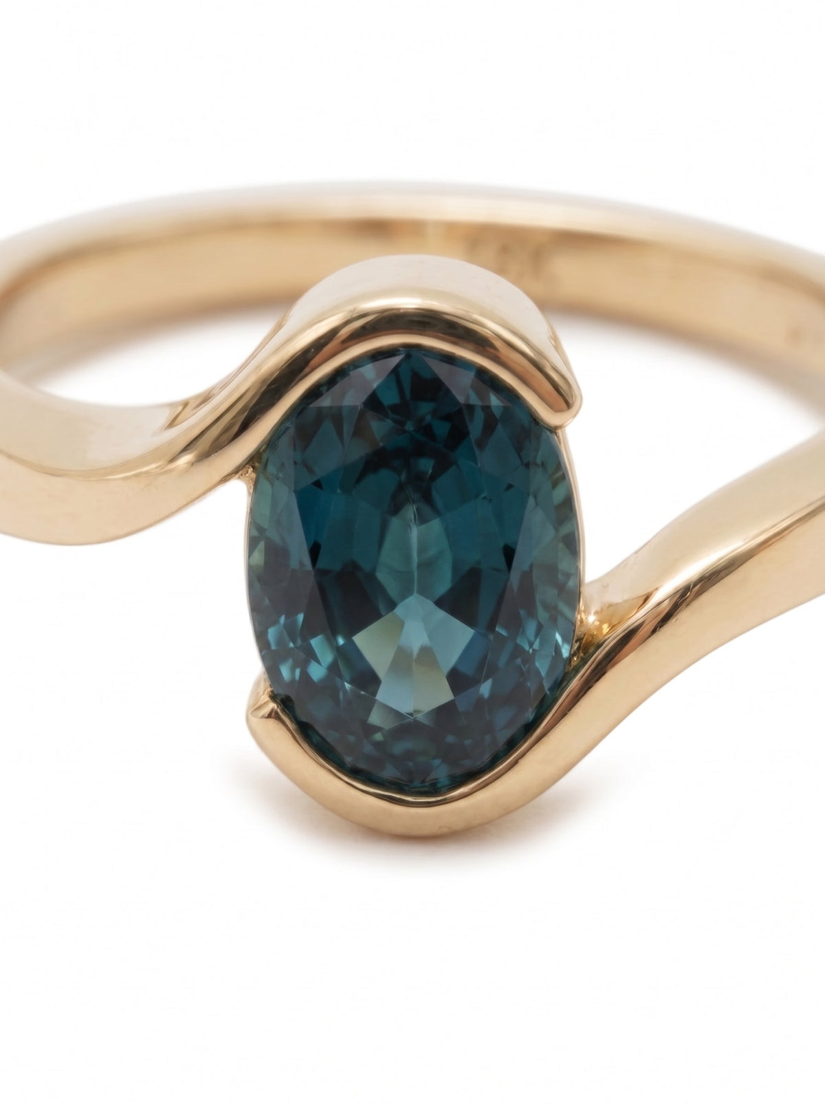 Oval Teal Sapphire Bezel Bypass Engagement Ring — detail